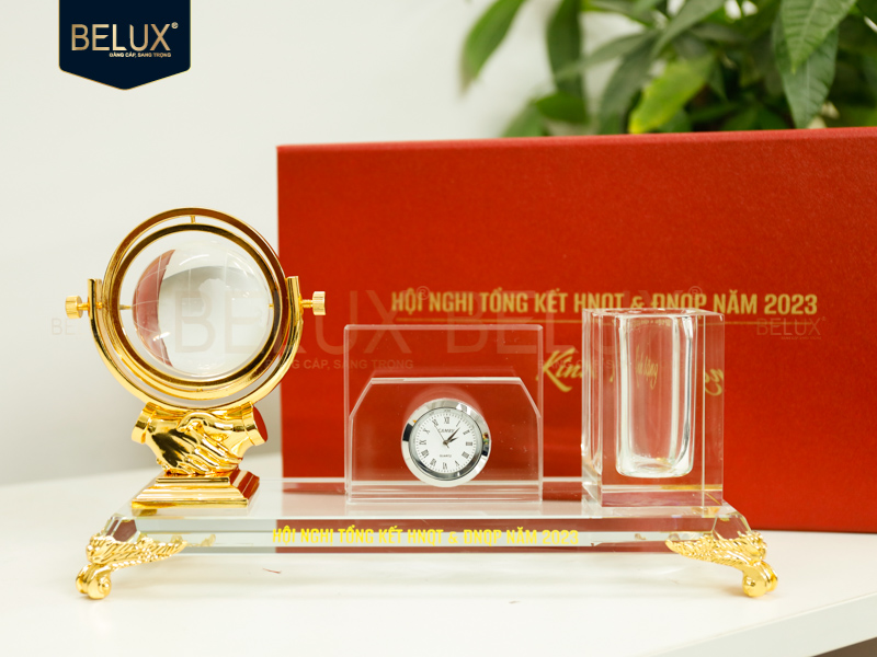 Lô đế bút pha lê Hội Nghị Tổng Kết HNQT D17 bằng đồng thiết kế theo yêu cầu